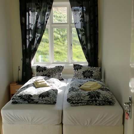Guesthouse Tilraun Blonduos Rom bilde