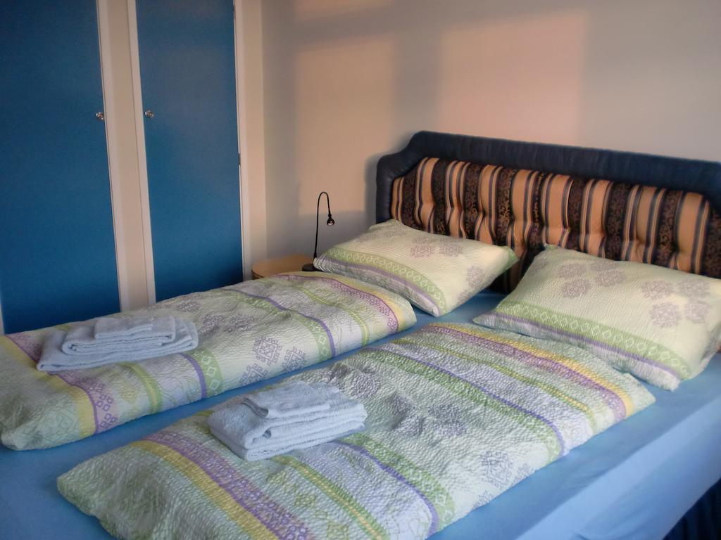 Guesthouse Tilraun Blonduos Rom bilde