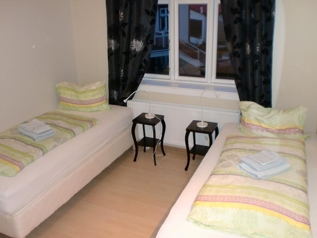 Guesthouse Tilraun Blonduos Rom bilde